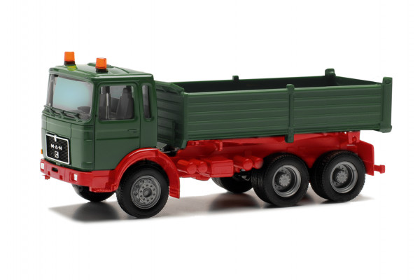 Herpa Basic: MAN F8 Kipp-LKW 3achs, grün/rot