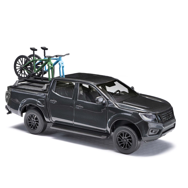 Busch Nissan Navara m. 2 Bikes