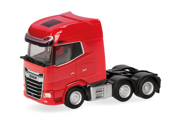 Herpa DAF XG+ facelift Zugmaschine 3achs (6x2), hellrot