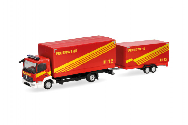 Herpa Mercedes-Benz Atego '13 Planen-LKW mit Planen-Anhänger "Feuerwehr GW Logistik"