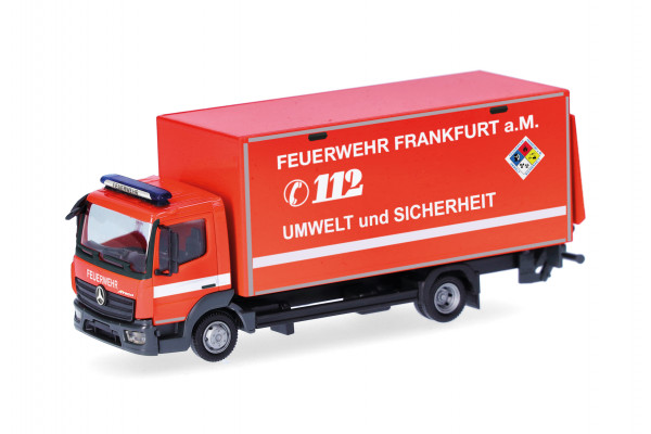 Herpa MB Atego 13 Koffer-LKW mit Ladebordwand "Fw. Frankfurt/GW-Öl"