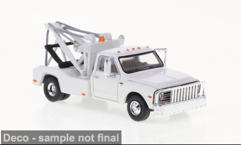 Brekina Chevrolet C30 tow truck